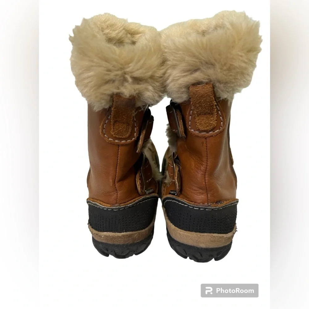 Merrel Women's Camel Leather Waterproof Winter Snow Boots, size 5.5.